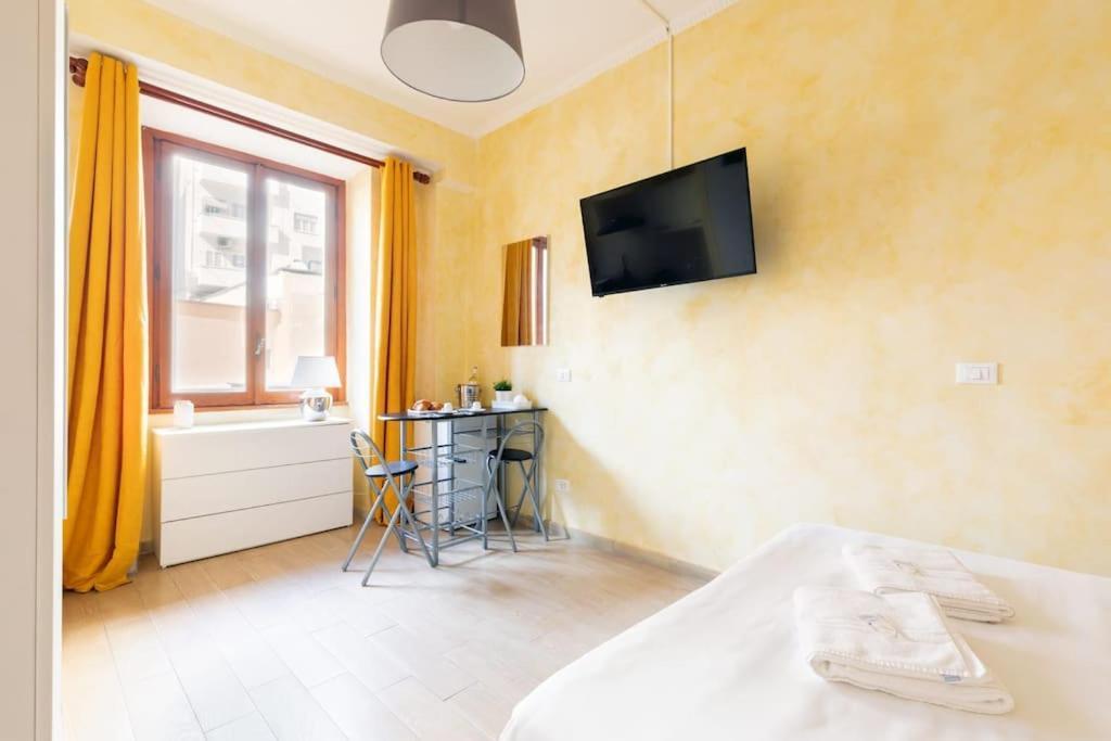 Private Suite In A Guest House With Private Bathroom N3 โรม ภายนอก รูปภาพ