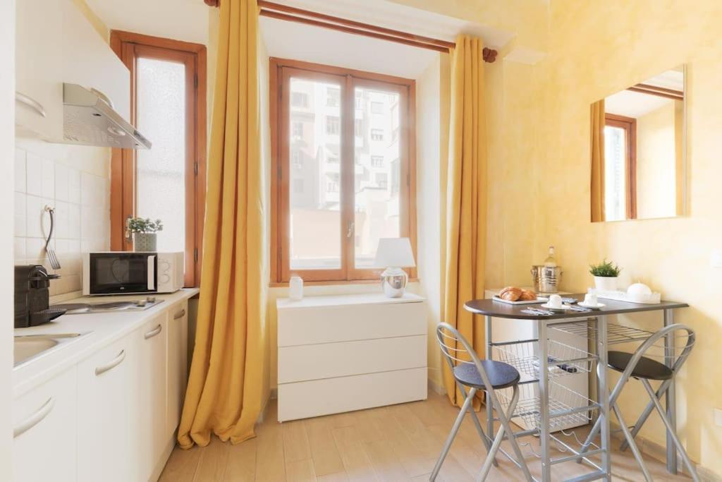 Private Suite In A Guest House With Private Bathroom N3 โรม ภายนอก รูปภาพ