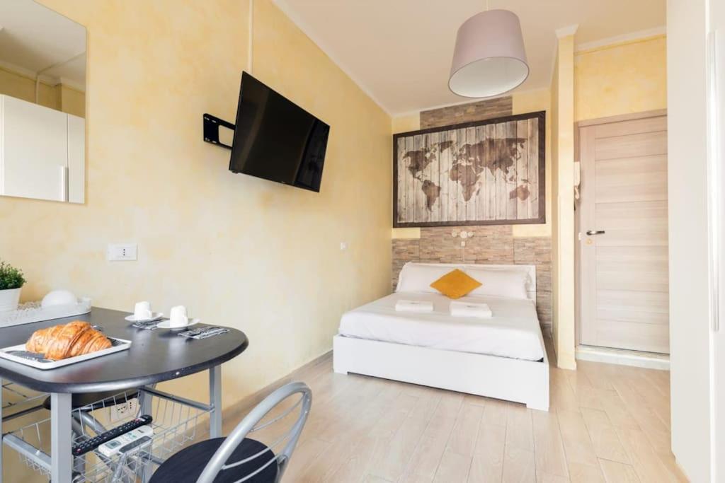 Private Suite In A Guest House With Private Bathroom N3 โรม ภายนอก รูปภาพ